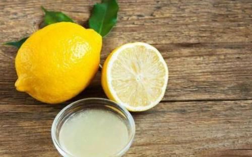 斑点|洗脸时冷开水里加一物，坚持一段时间，皮肤越洗越白嫩，不妨一试