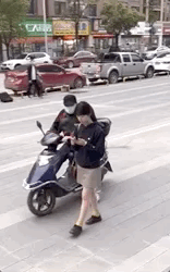 |搞笑GIF:你永远不知道 女生为了减肥对自己有多狠