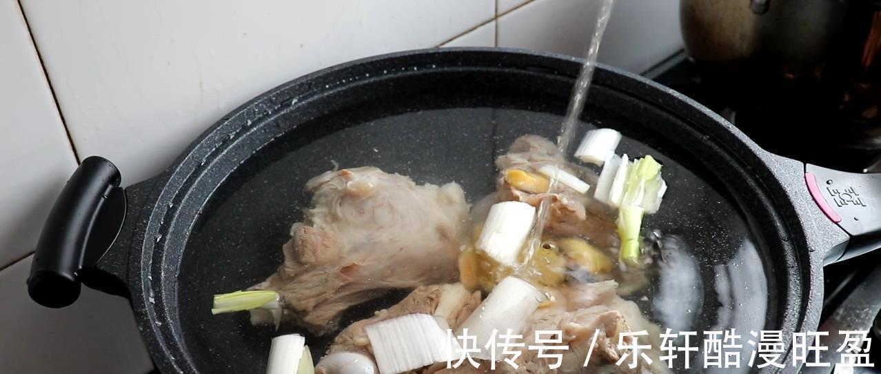 动物性|不管炖什么骨头汤，记住“3步骤2不放”，汤白味鲜，关键还不腥