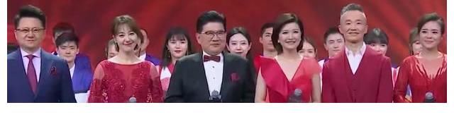 王冠|白玉兰现场尴尬,关晓彤跨界主持,曹可凡金炜失言,王冠独木难支