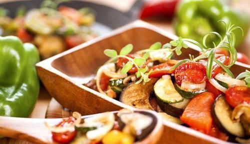 女性朋友|女性朋友什么时候绝经才是正常的?这个年龄段或是最佳,坦然接受