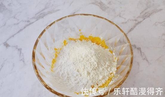 好吃|甜香滋养,无油紫米馅南瓜饼,制作简单还好吃