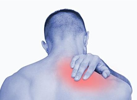 老钱|46岁男子戒烟一年后,查出肺癌,除了吸烟,1件事也是“帮凶”