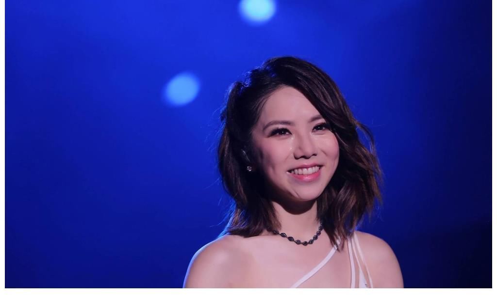 段位|邓紫棋为在直播前打上荣耀王者连夜上分,这不比吴签强多了?