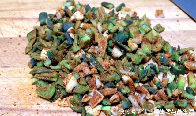 嘎嘣脆|冬天最爱吃的萝卜干,这做法简单省时间,两天就入味,好吃嘎嘣脆