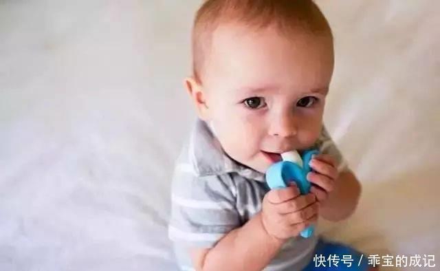 贴纸|宝宝嘴里有个洞?原来是“贴纸”惹的祸,五种物品婴幼儿要远离