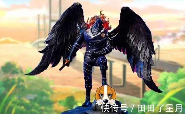 羽翼|海贼王三灾烬的手办,每根羽毛纹理都清晰可见,这得花多少时间