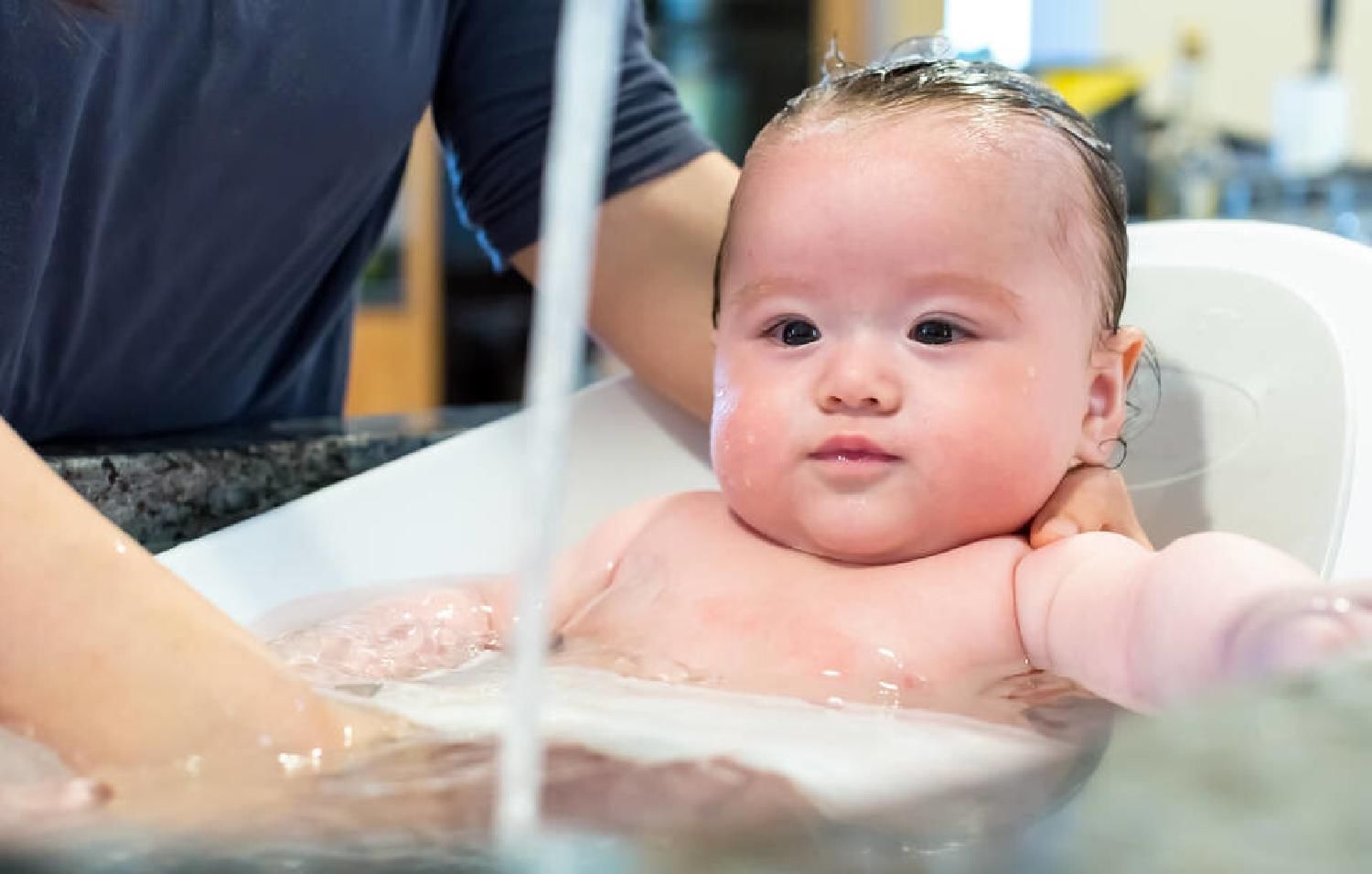 给宝宝剪指甲学问大，乱剪的后果很严重，不想伤娃好好了解
