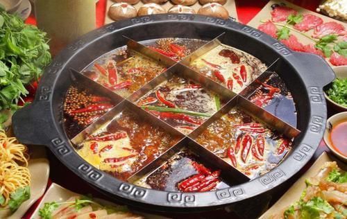 发黄|上厕所时尿液发黄,并伴有一股异味?医生建议注意下这6个方面