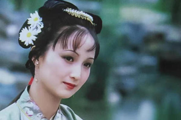 贾蓉|贾琏要“改个样儿”,王熙凤为何要“扭手扭脚”?看死珠子多凶险