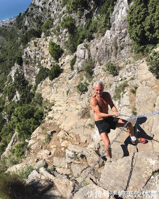 不适时|他67岁拥有8块腹肌，完全不靠健身房，如何做到？