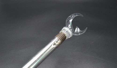 扫把上套个塑料瓶,放在家里特别实用,一年能省不少钱,涨知识了