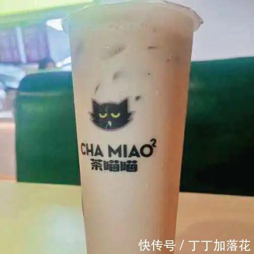 生意|秋天的第N+1杯奶茶,校园奶茶店生意都很红火
