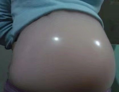 怀孕|女子怀孕一个月,肚子却像“9个月”,掀开衣服,全家人乐了