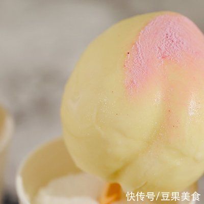 冰淇淋|你做的桃气奶酪冰淇淋,和饭店大厨相比,只差这一步