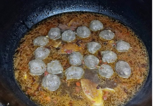 一个人吃饭的时候,我经常煮这样的菜,食材一锅煮,简单又美味