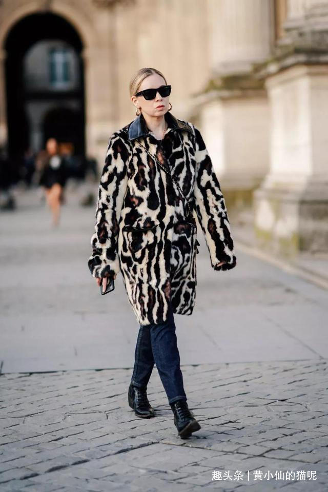 颜色 女人到了奔五年纪,穿大衣别选这3种“阿姨色”,老气又显黑