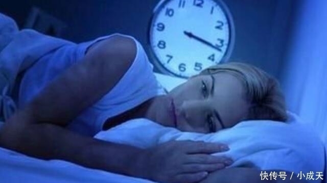 肝不舒服|肝不舒服的人,睡觉时有3个表现,若全不占,恭喜你肝脏很不错