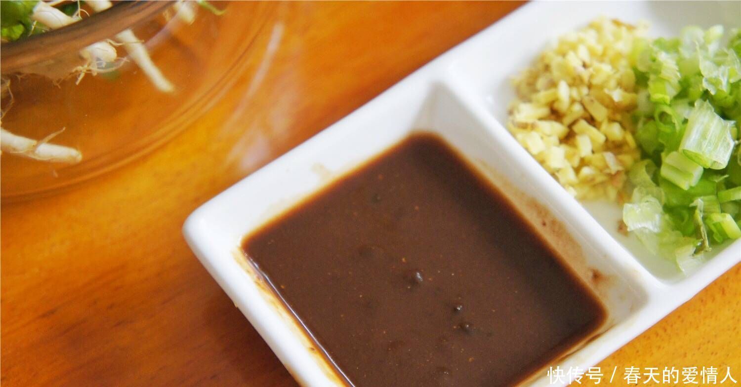 这道菜简单大气,杂粮荠菜团子,香浓到流口水