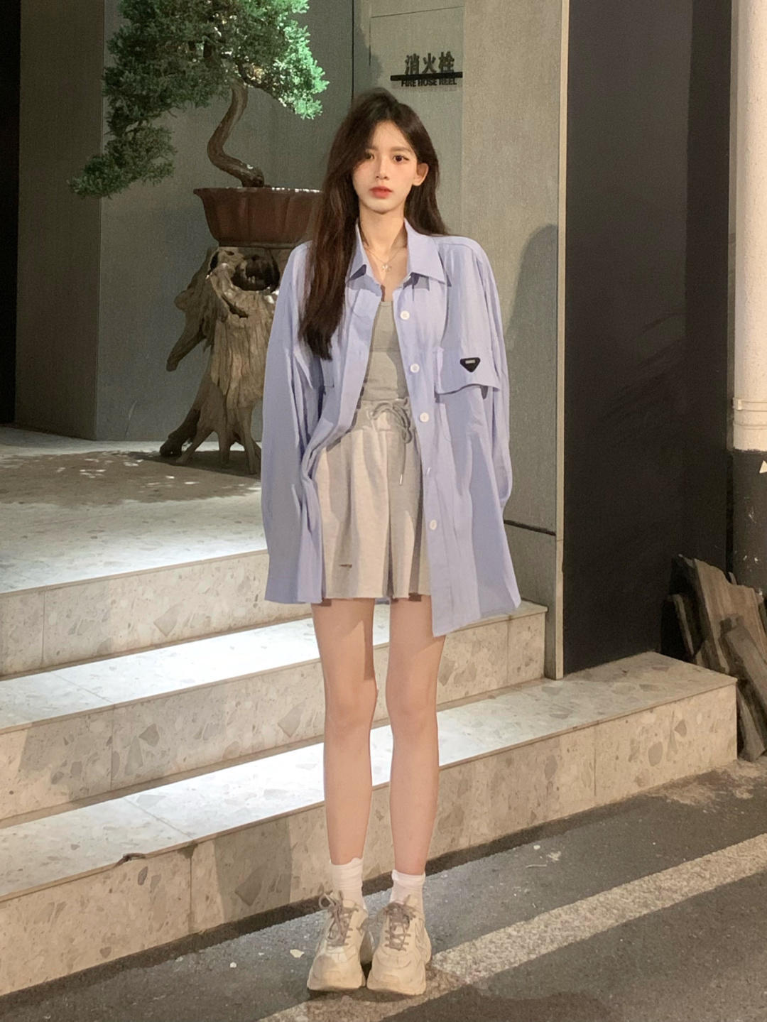 高级|“繁简结合”才是真的洋气!25岁~30岁都喜欢这么穿,高级时髦