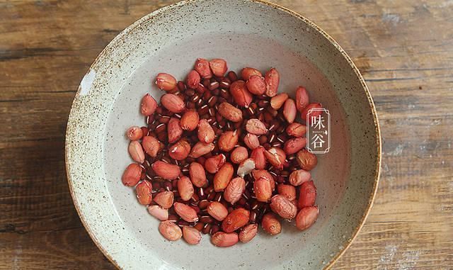 喝出|天冷了,女性要多喝五红汤,每天一碗,补血养血,喝出好气色!