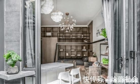 玻璃门|5万爆改70㎡的老房子,完工变小庭院豪宅,客厅还做了个“床上床”