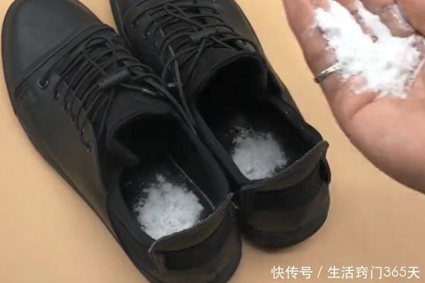 白醋 在鞋子里面撒上一把“它”，不管多臭的鞋子，分分钟去除臭味！