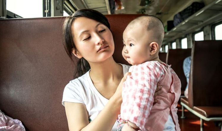 宝宝|家长的3种行为，影响宝宝脊柱发育，长大可能“矮”人一截