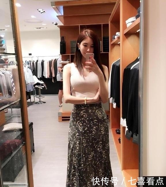 穿搭|街拍:小家碧玉气质的妹子,美丽性感,清新美丽好看又时尚!