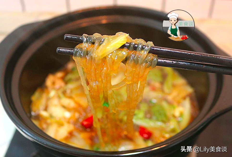 白菜炖粉条时，牢记好3个诀窍，鲜香又入味，每次炖一锅不够吃