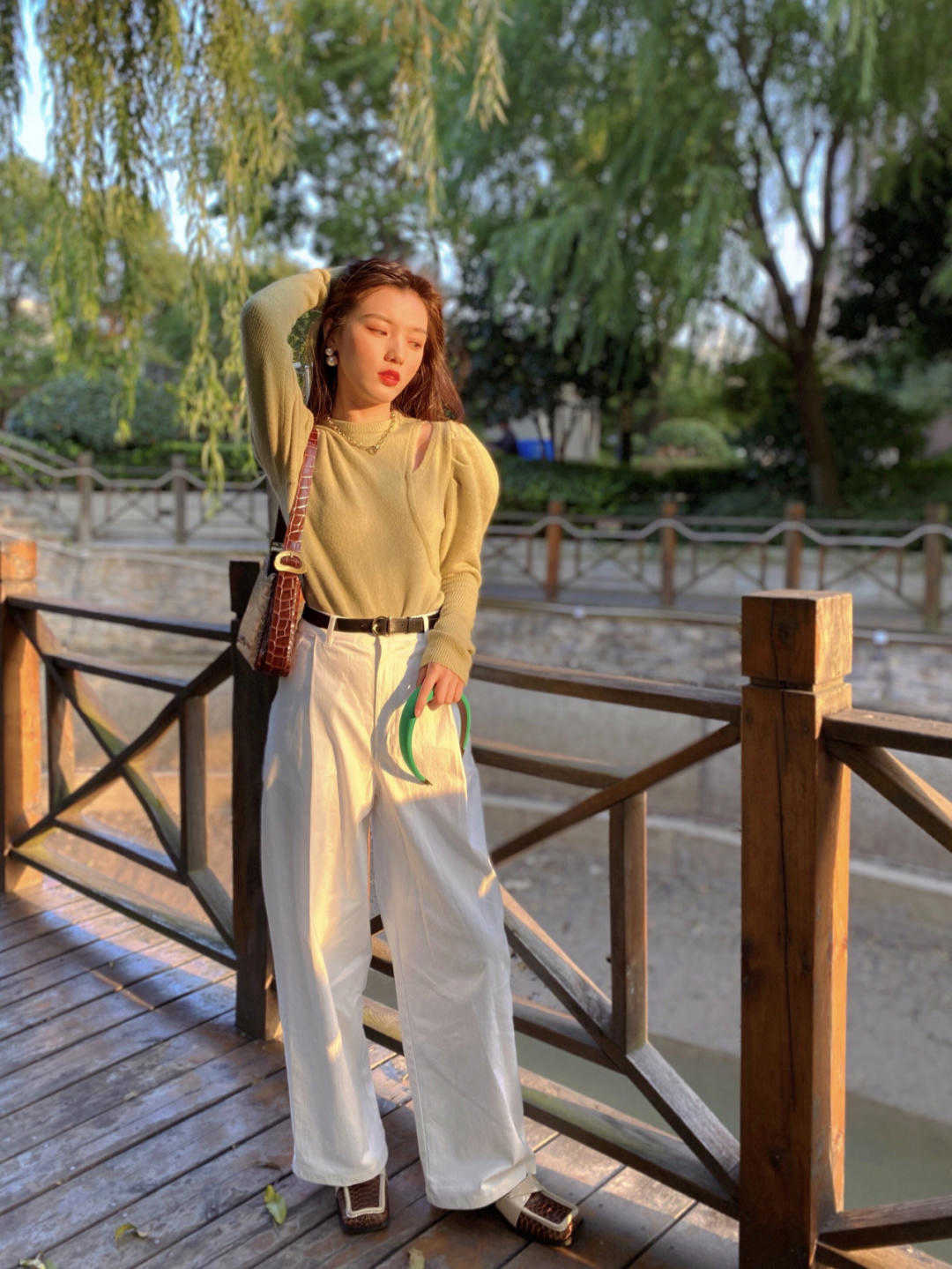 宽松|被法式惊艳了,秋冬还能这么穿?太真实自然了