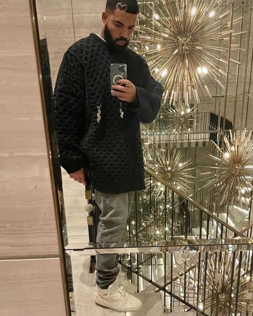 消费者|把RO和芝加哥“抄”成一双鞋的行业里，Drake也是消费者