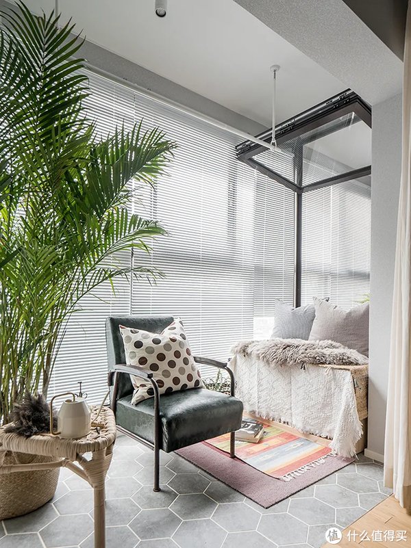 阳台|开放式餐厨+封闭式阳台，62㎡小窝装出90㎡的空间感