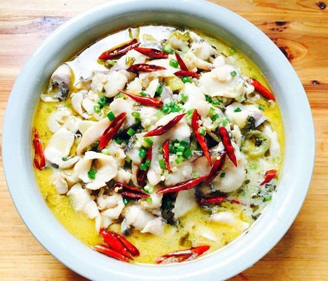 做酸菜鱼时，鱼片和酸菜怎么处理？教你正确做法，鱼片嫩滑味正宗