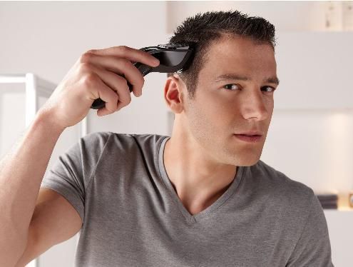 给“别人理发”和给“自己理发”有啥不同?理发师:手感完全不同