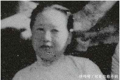 上将|她沦为寡妇后,无奈去舞厅成了交际花,再婚后的儿子成上将!