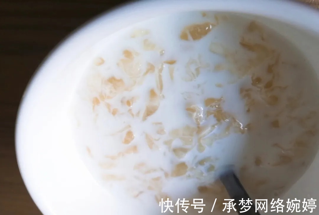 银耳|上海一女子，坚持每天吃银耳养颜，连吃几天后，皮肤怎么样了？