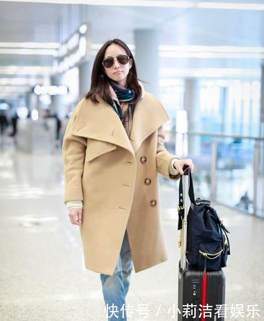 张钧|张钧甯又穿出好气质, 穿卡其色大衣时配花色围巾, 相当有范!