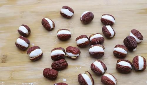 营养|女人补气血的“小零食”,做法很简单,每天来几颗,健康又营养