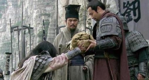 镇守|为何赵云的地位,在蜀汉政权内部,远远不如关羽和张飞的地位高