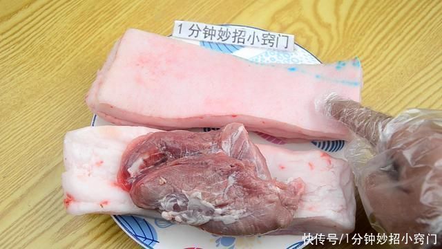 猪毛不用火烤,不用镊子拔,大厨教我一招,一根猪毛也看不见