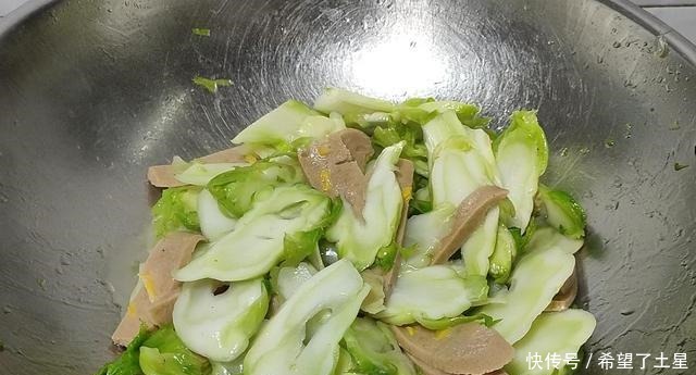  天冷多吃点儿菜，简单一做，大人小孩都爱吃，上桌就全扫光，好吃