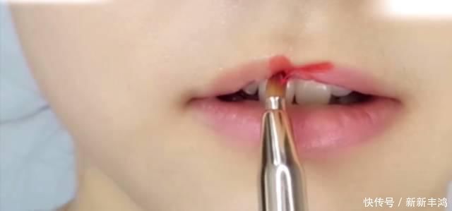 唇蜜|口红太贵?姑娘只用了1支口红 画出了8种唇色!