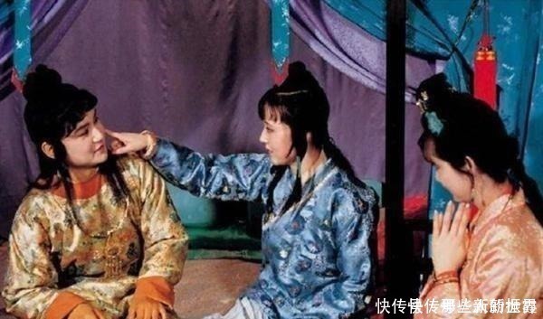 钗黛!黛玉死后,宝玉之所以同意娶宝钗,其实是因为黛玉的临终遗言