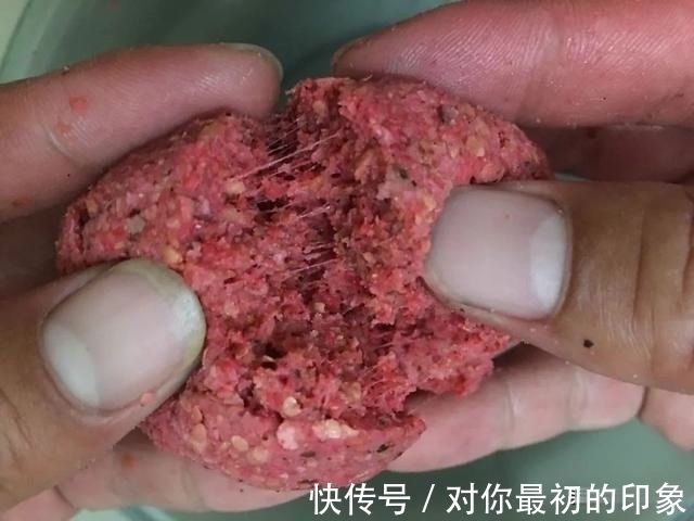 饵料|难怪你的饵团一拉就散,原来是少了这一步!新手开拉饵须知
