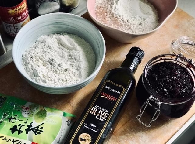 玫瑰|香气四溢的自制玫瑰鲜花饼，软糯酥香清甜，据说还是低糖低卡的