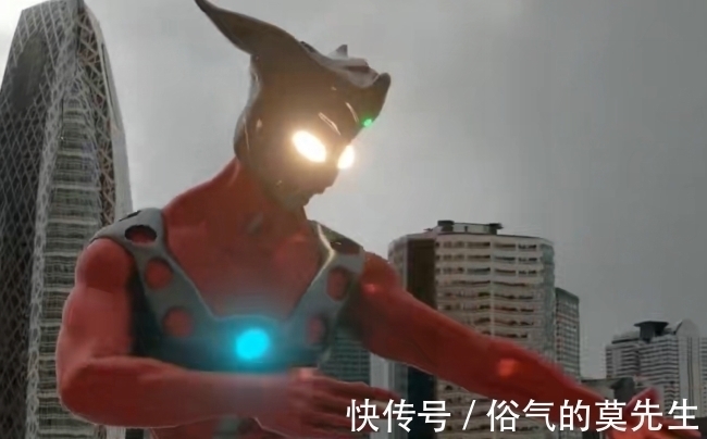 昭和奥|奥特曼:新版本的雷欧登场,与其说是废案形象,还不如说是本尊!