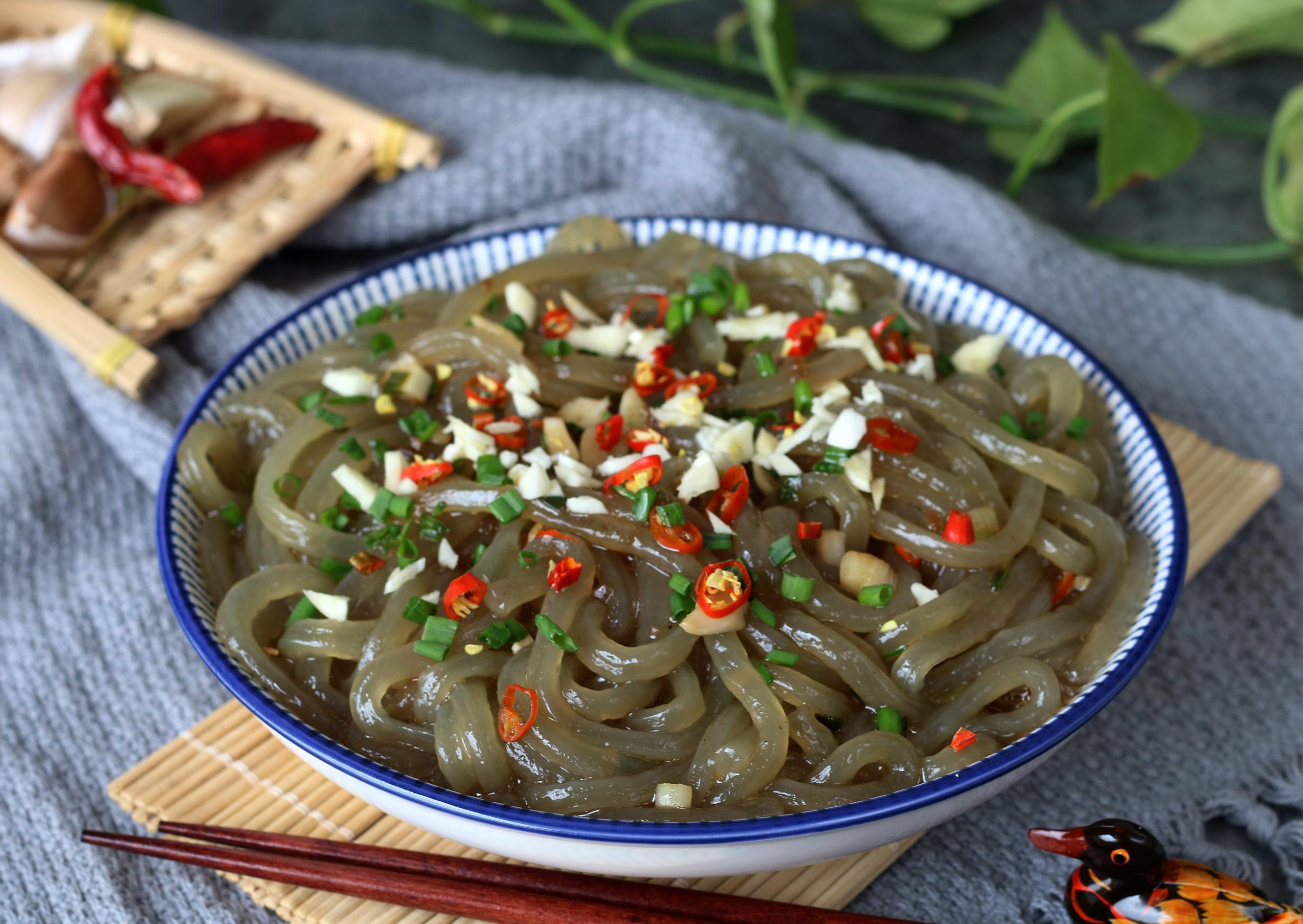 凉拌红薯粉|天气热没胃口，吃点它，当饭又当菜，能减肥还不会饿着肚子