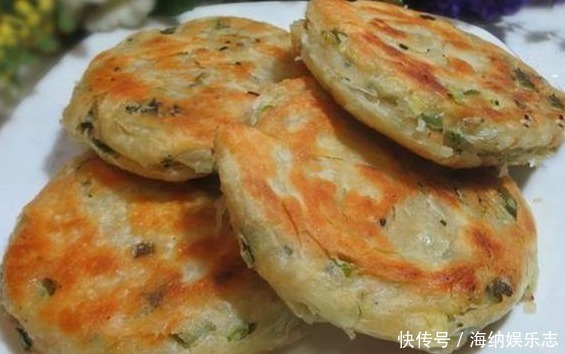 最近这面食火了,家里有面粉就能做,外酥里软,比鸡蛋饼还好吃