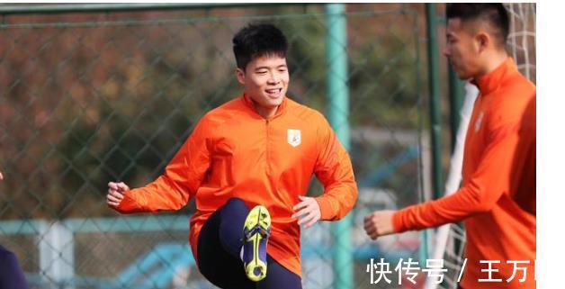 国足|山东泰山一人很失意,落选国足显露无奈,本赛季他最尴尬!